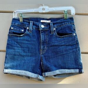 Blue Levi’s Jean Shorts with Rolled Cuffs and High-Waist